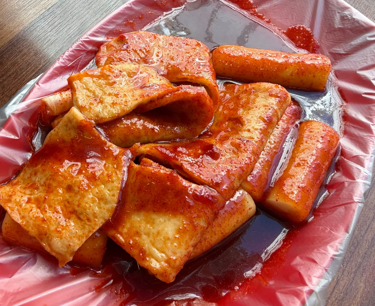 アマンナ粉食 — 餅と平たいおでんのトッポギ