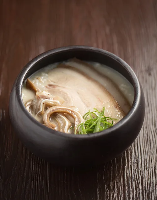 アンモク 本店 — 二種の豚肉をのせたミックスクッパ