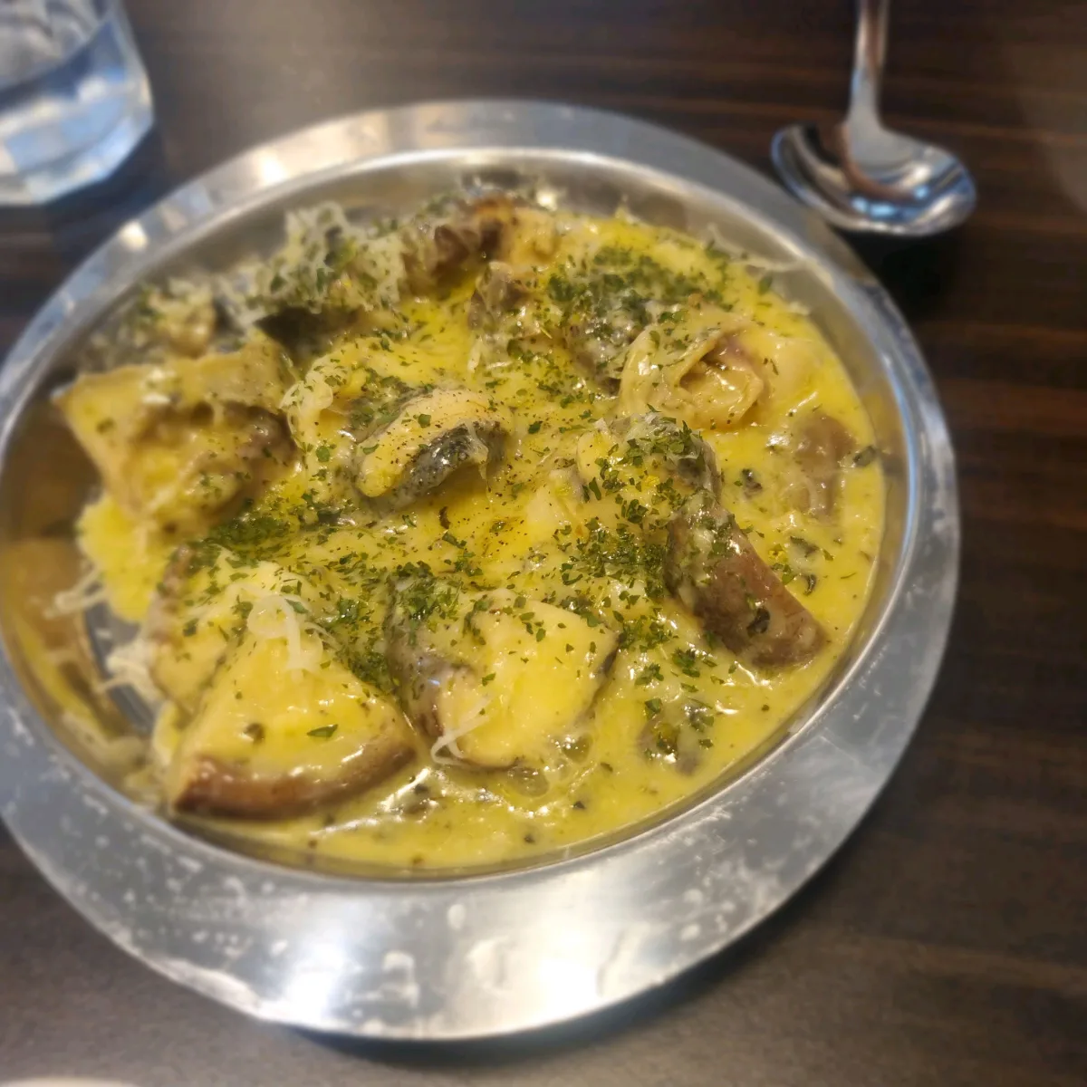 Bac Ho — ハーブバターのソースをまとったサザエ