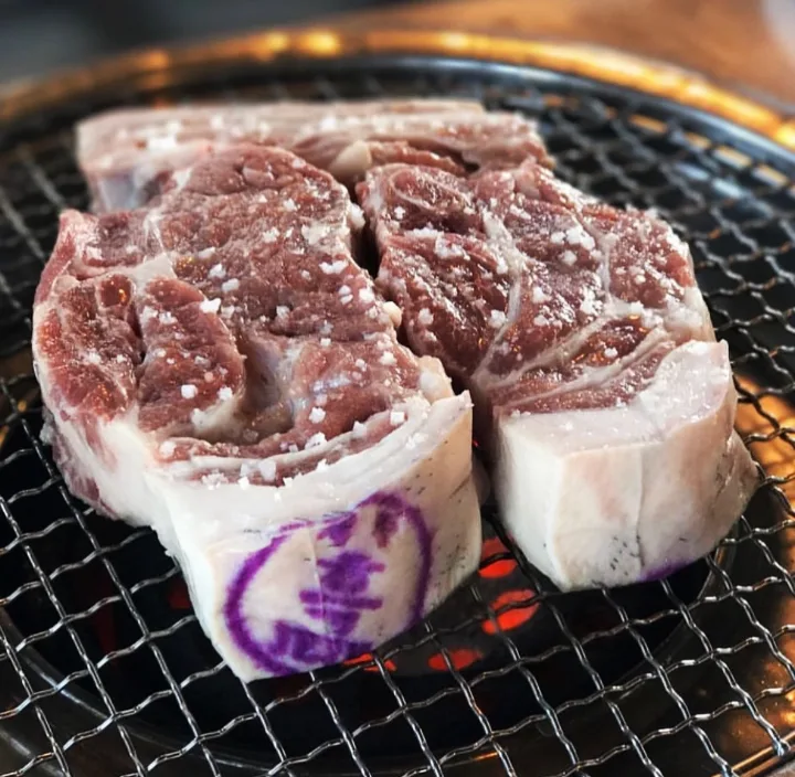 済州産黒豚の厚切り肉（600g）