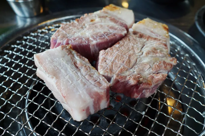 済州産白豚の厚切り肉（600g）