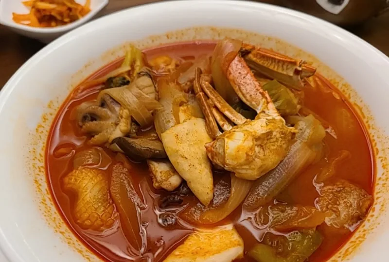 福盛閣 — カニや魚介がのったチャンポン