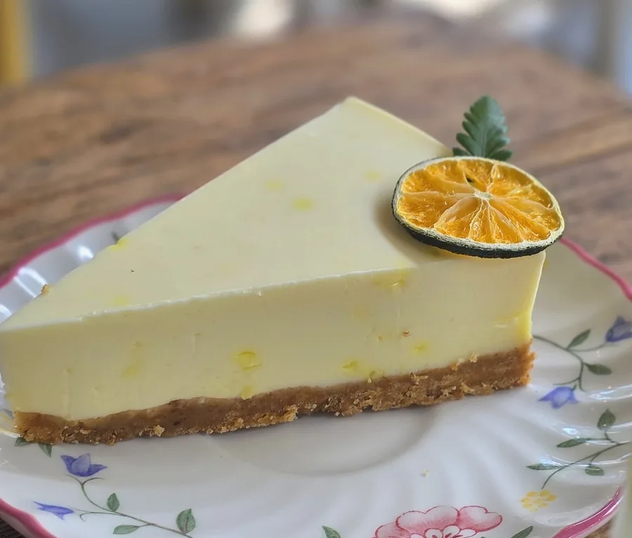 キュルコッタラク — 柑橘を飾ったムースケーキ