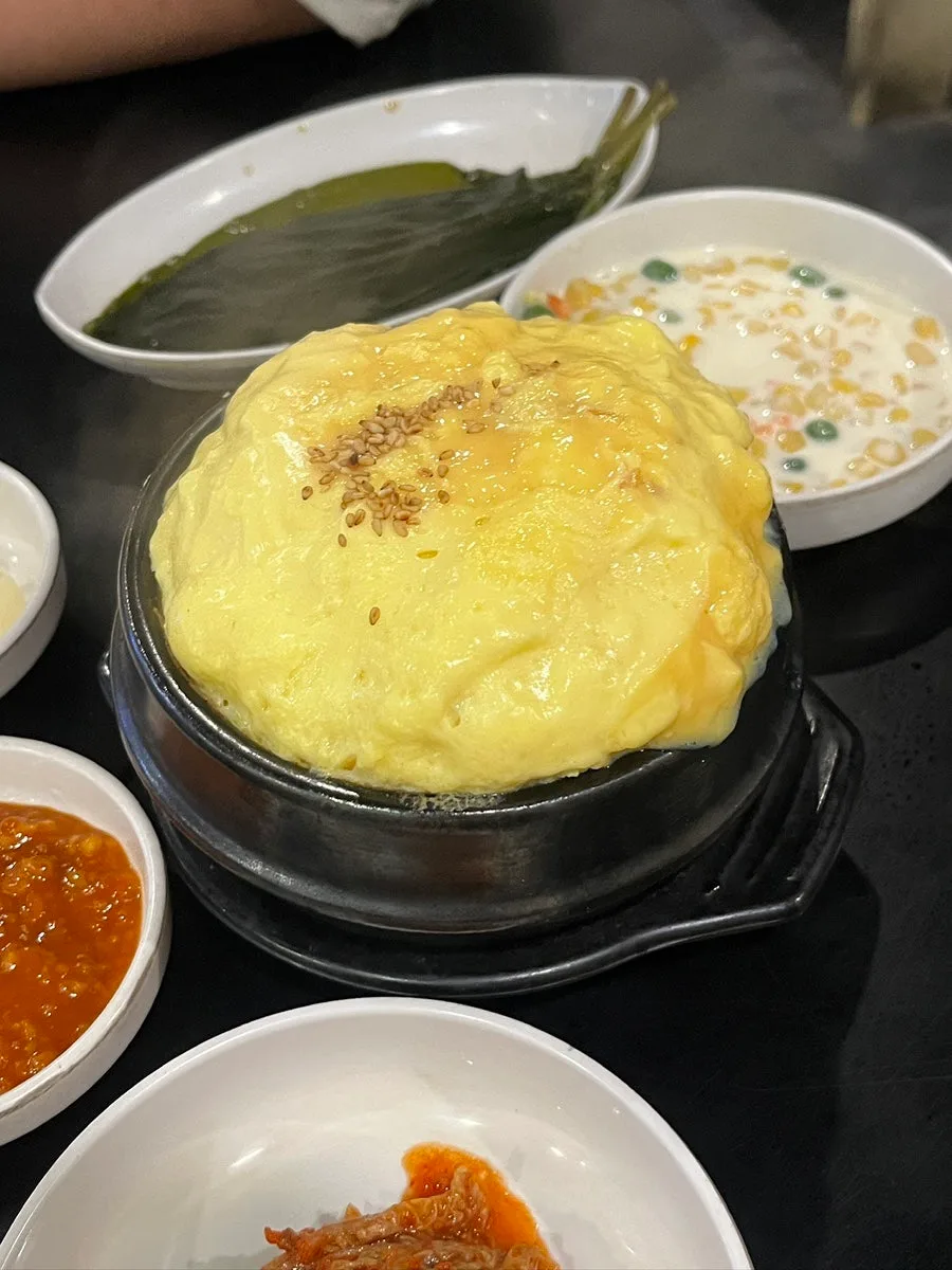 タドギネ・スップルクイ 本店 — ふわふわの卵蒸しと副菜