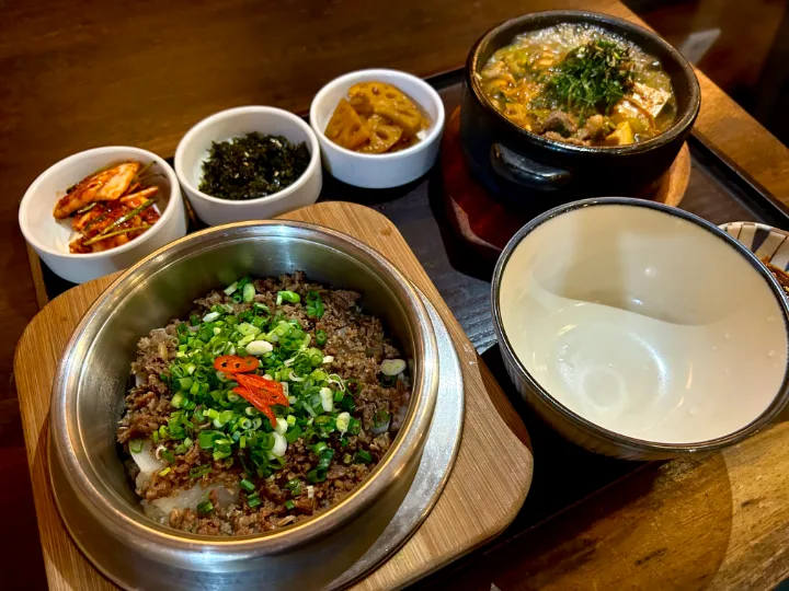 牛肉と済州大根の釜飯定食