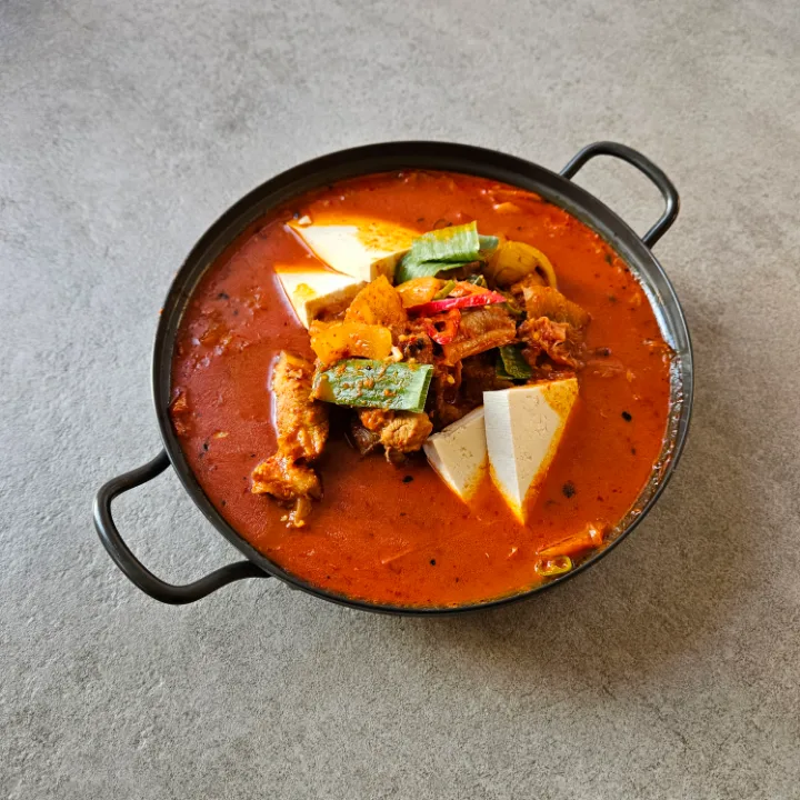 韓国産豚バラ肉のキムチ鍋