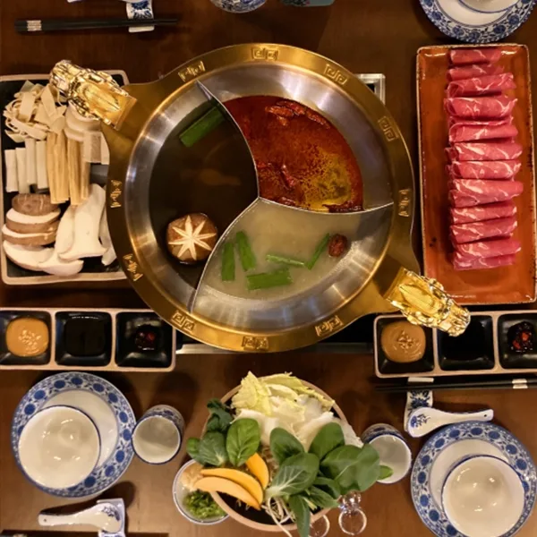 度量 — 三つのスープと火鍋の具材