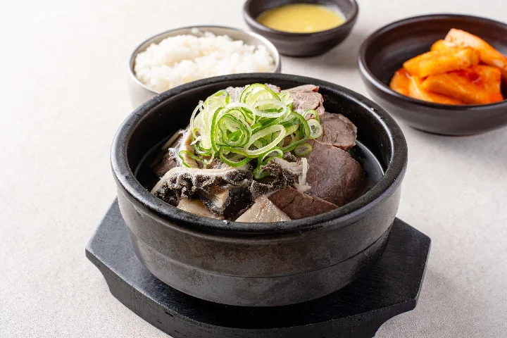 平日ランチ限定 韓牛1++盛り合わせ牛肉クッパ