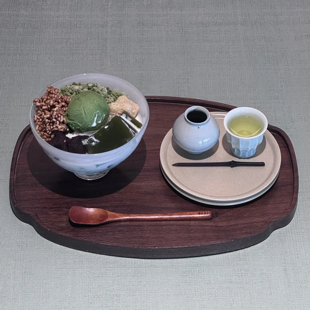 EOE seoul — 抹茶アイスと餅をのせた抹茶ピンス