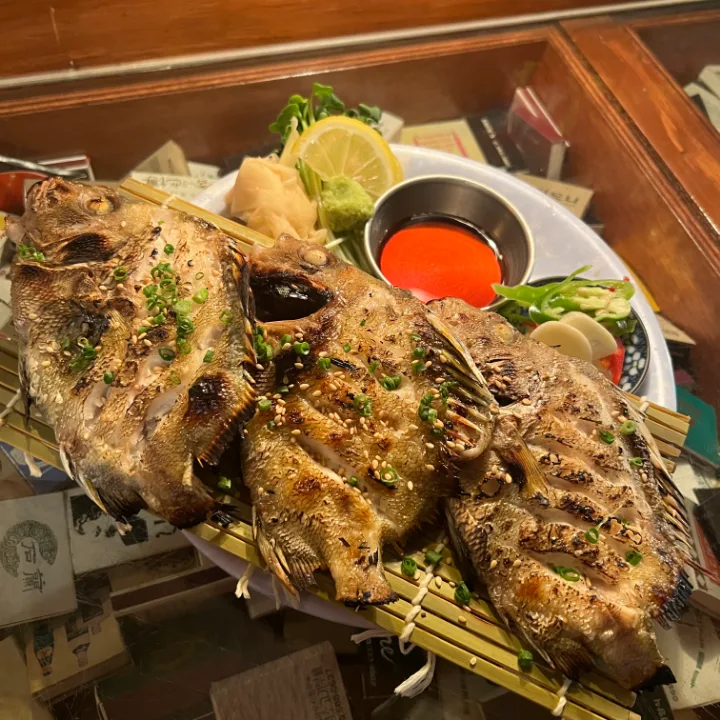 季節の魚の窯焼き