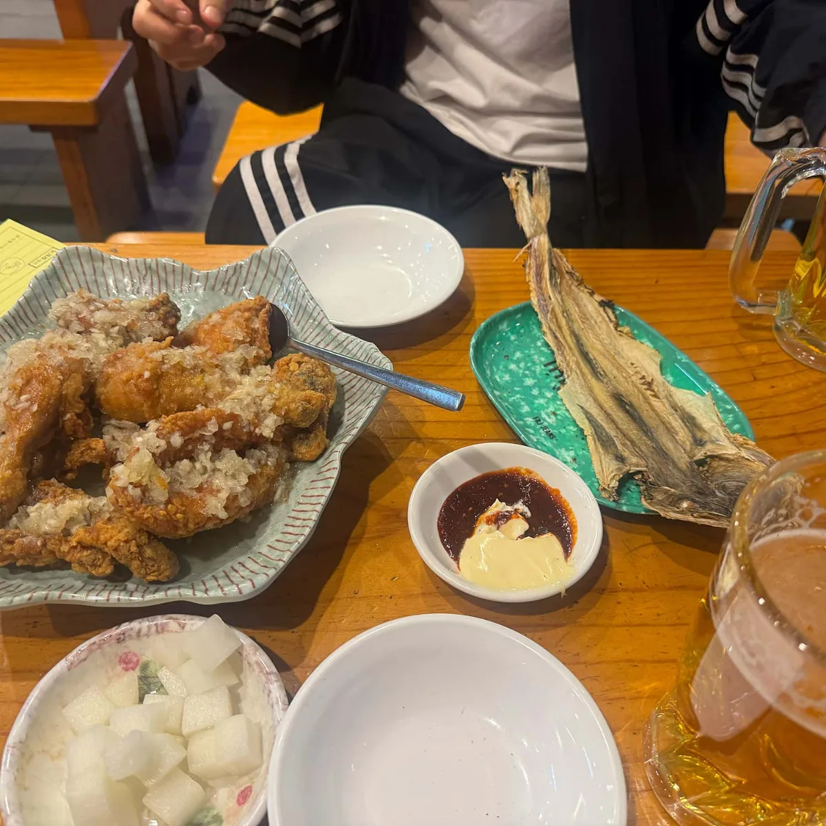 干し魚と揚げ物のつまみ