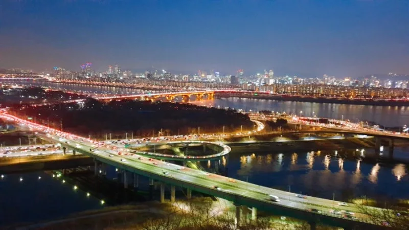 川と橋に広がる夜景