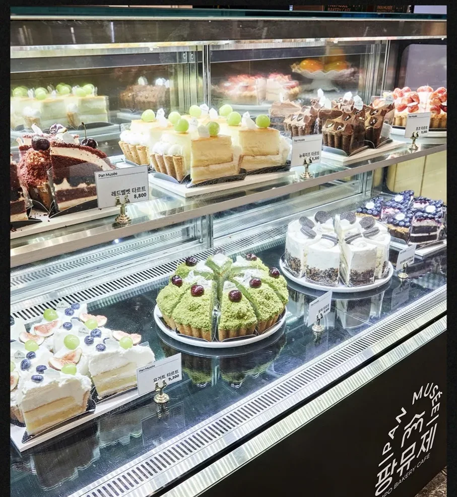 ギャラリア百貨店 名品館WEST — 名品館のポップアップに並ぶケーキ