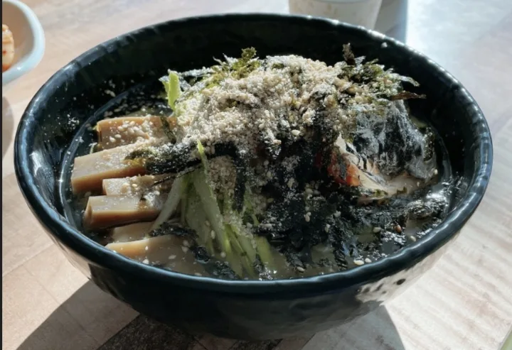 ムクサバル（どんぐり寒天の冷たいスープ）