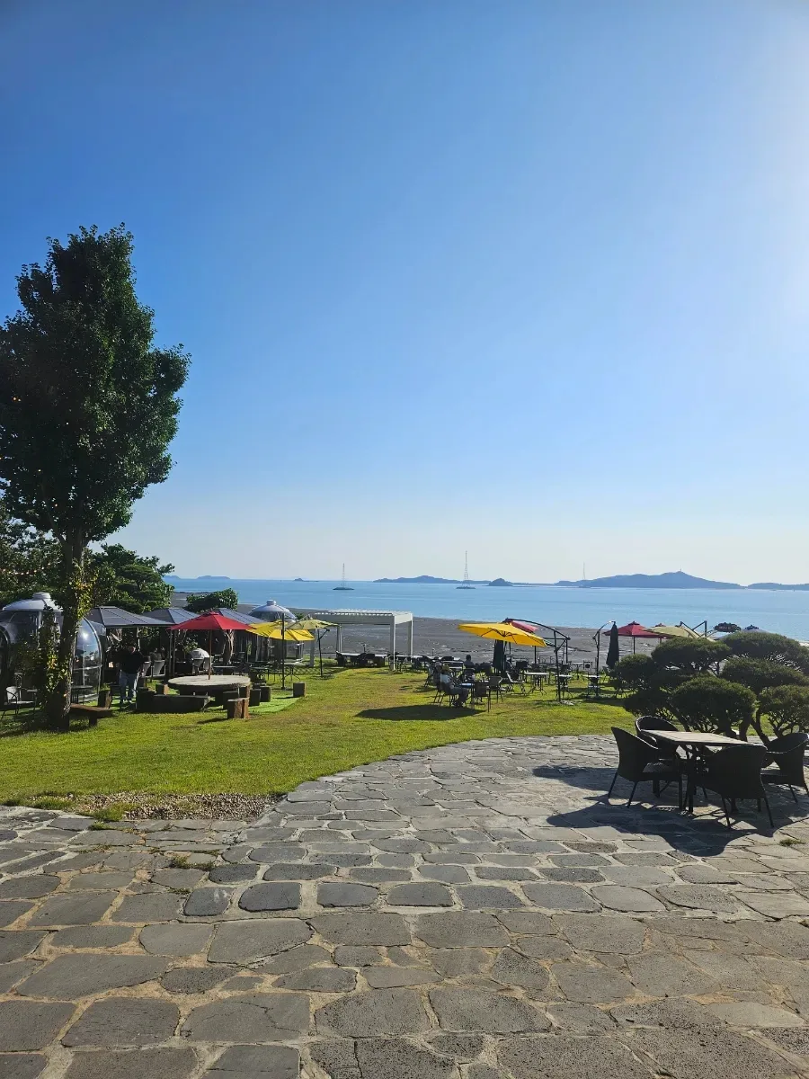 江華島 — 海を望む芝生のテラス