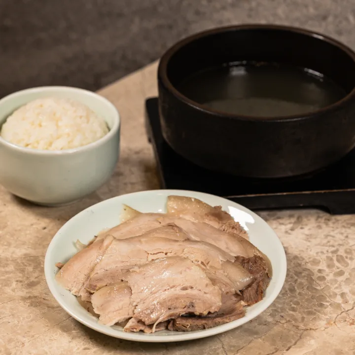 コデ肉とご飯（澄んだスープ・濃厚スープ）
