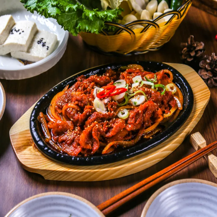 豚バラ肉の甘辛炒め（付け合わせ・180g）