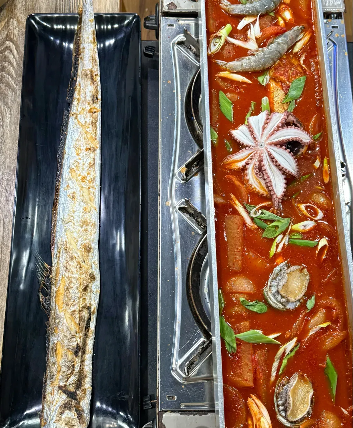 太刀魚の丸焼きとタコ入り海鮮煮付け