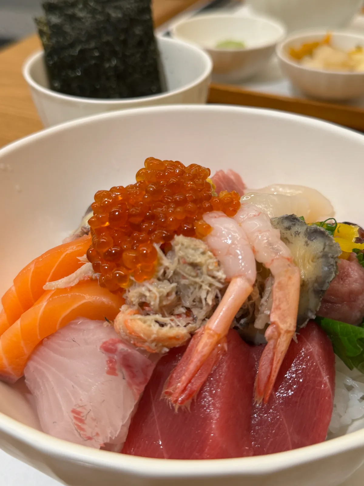 高級オボクスサン — イクラとエビがのった海鮮丼