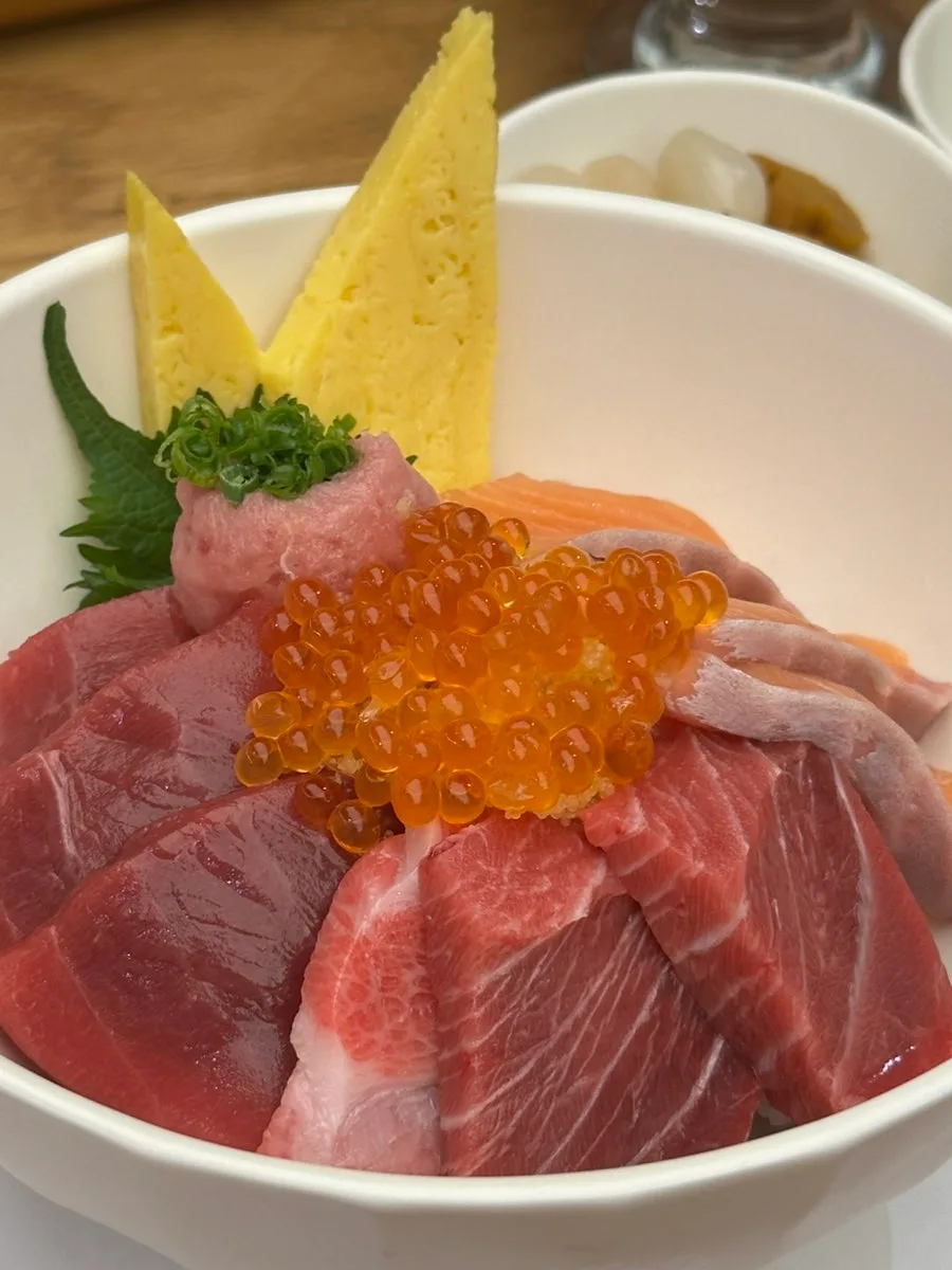 高級オボクスサン — マグロとイクラをのせた丼