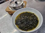ボマル入りワカメスープと釜炊きご飯