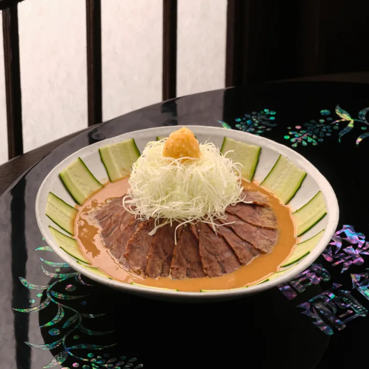 牛肉とゴマだれの冷菜