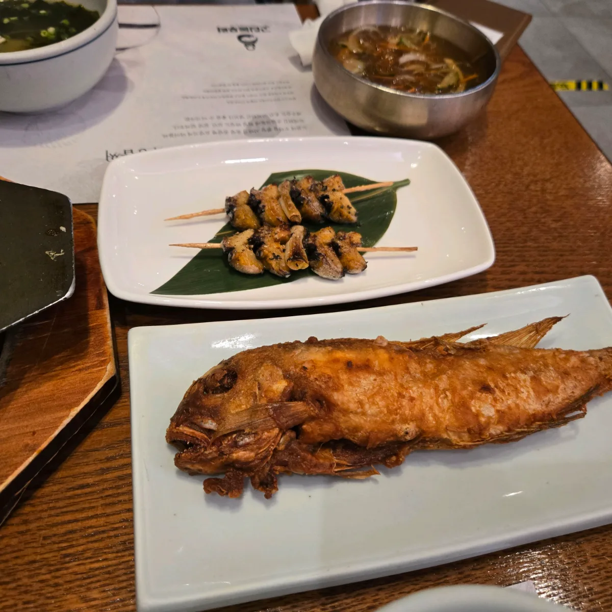 サザエの串焼きとアマダイの焼き物