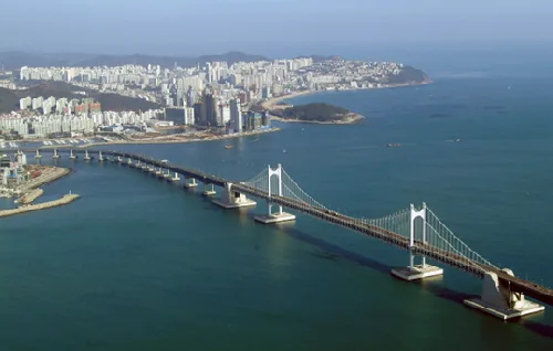 広安大橋 — 上空から見た広安大橋と海雲台方面