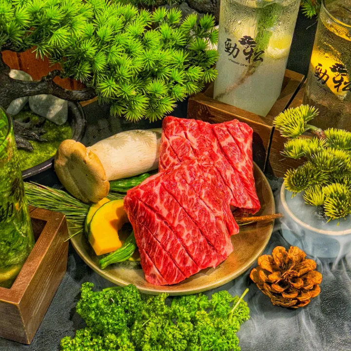 生の骨付き牛カルビ（250g）