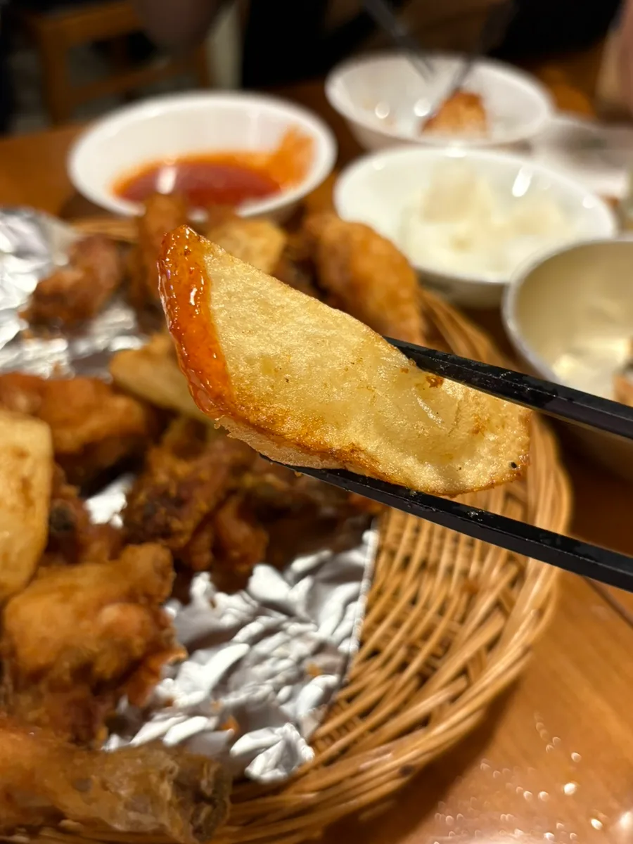 竹かごのチキンとポテト