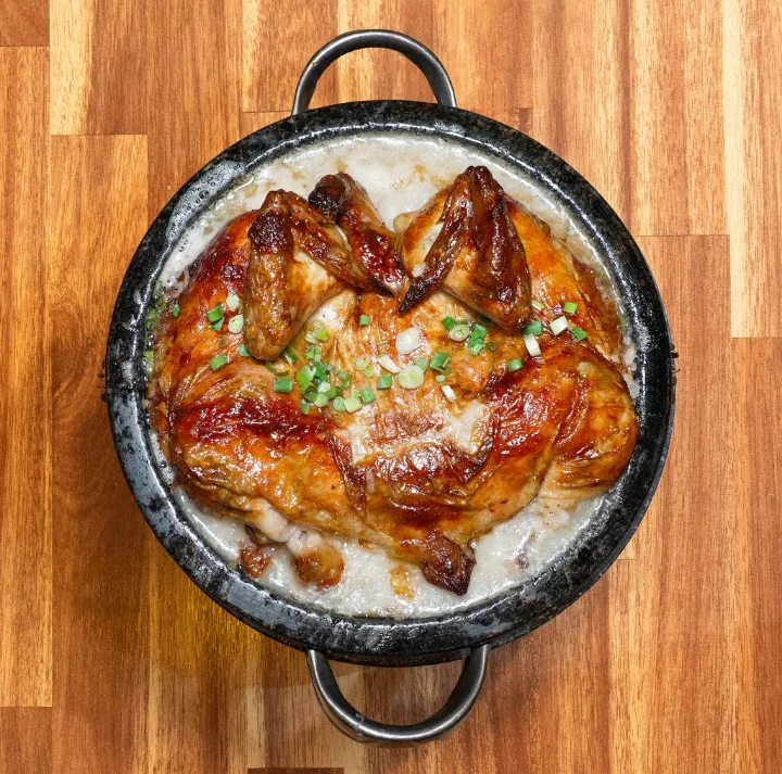 鶏粥入り韓方ローストチキン