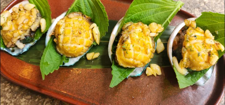 アワビのガーリックバター焼き
