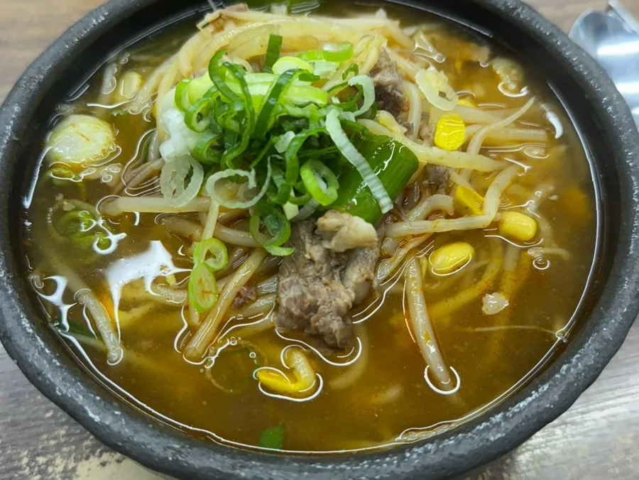 海雲台元祖ハルメクッパ — 牛肉と豆もやしのクッパ