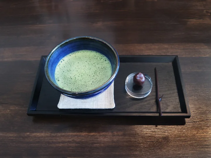 抹茶（茶菓子付き）