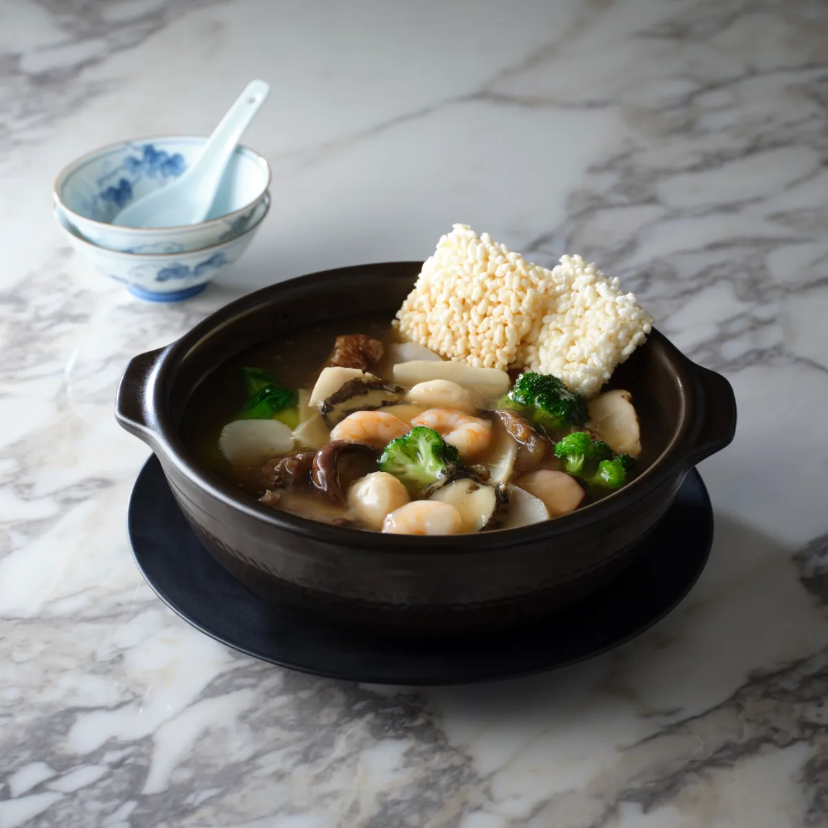 ホギョンジョン 本店 — 海鮮とおこげの土鍋スープ