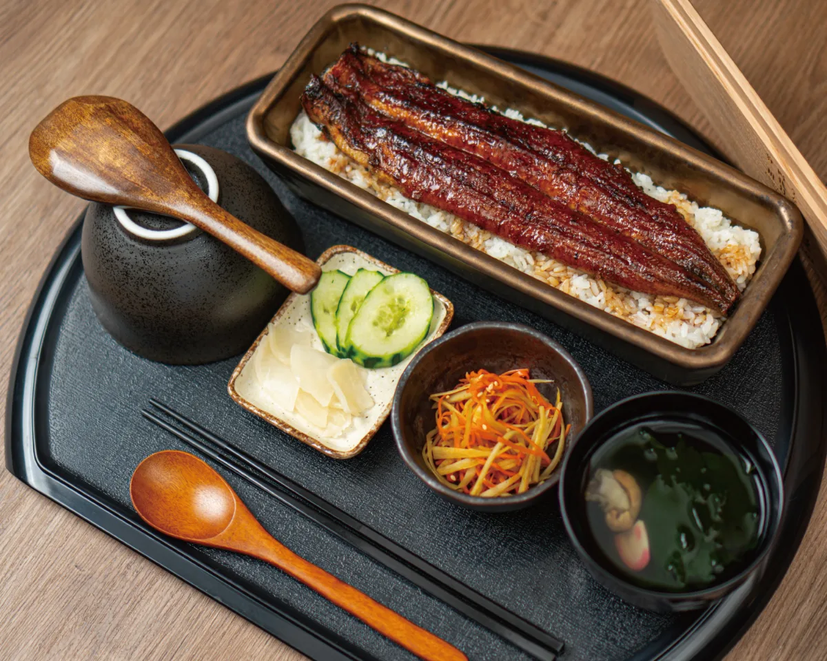 ハウスオブ新世界 江南店 — キクカワの鰻一尾をのせた定食