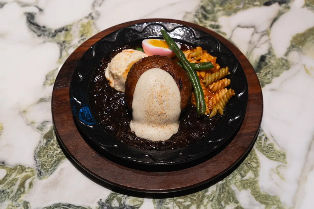 ハウスオブ新世界 江南店 — ミドハヌハムバクのハンバーグ