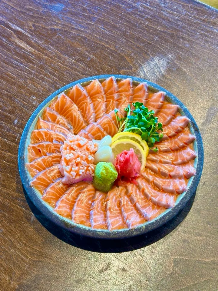 サーモンの刺身