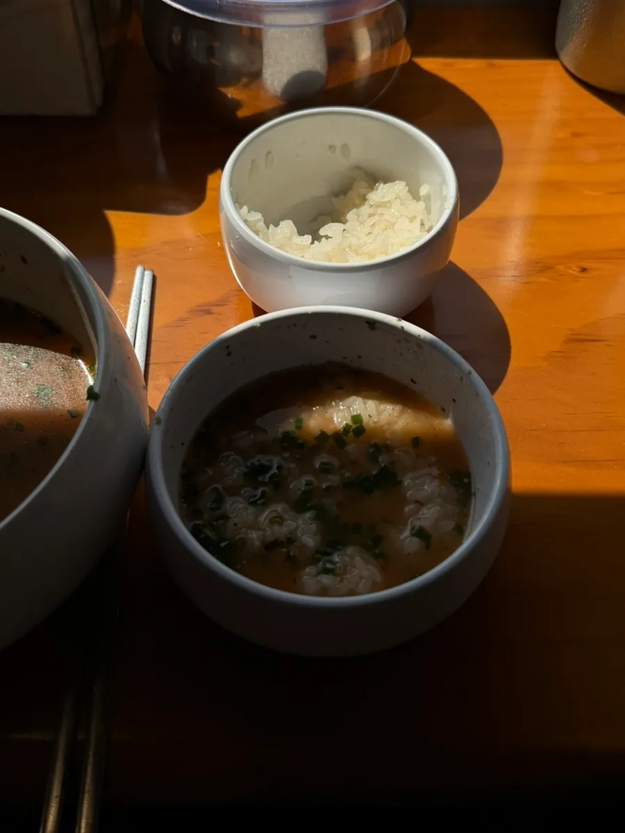 残ったスープにご飯を入れた締め