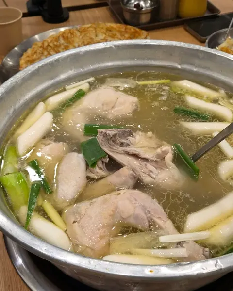 ヒョダム・カルグクス・タッカンマリ 明洞本店