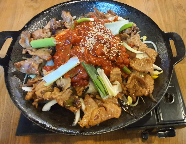 ナクチと豚プルコギの鉄板焼き