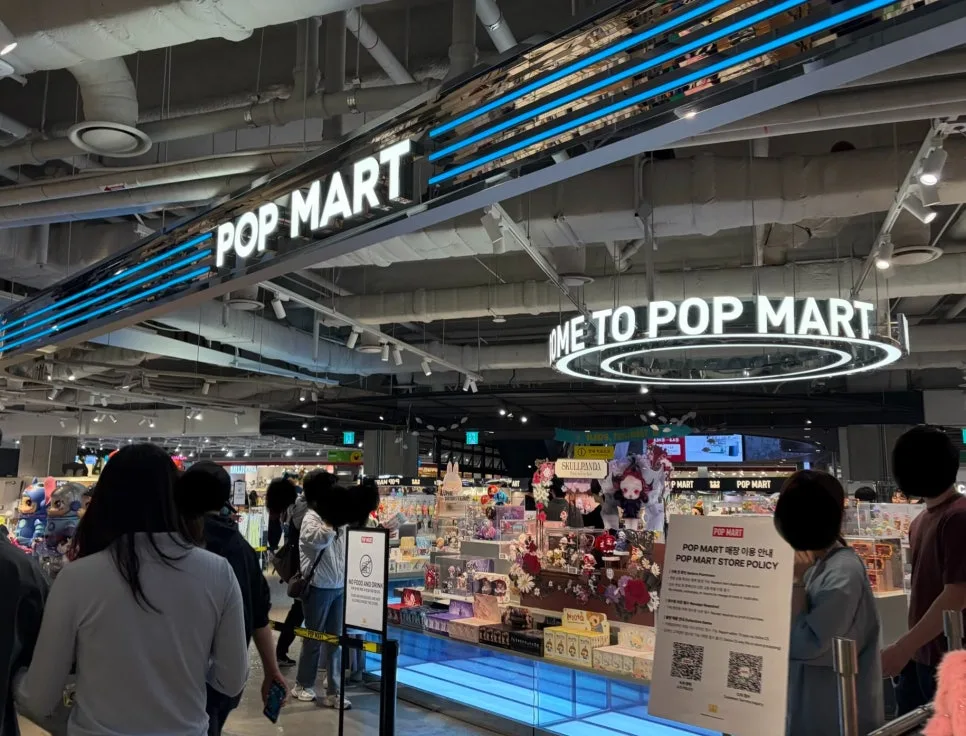 POP MARTの売り場入口