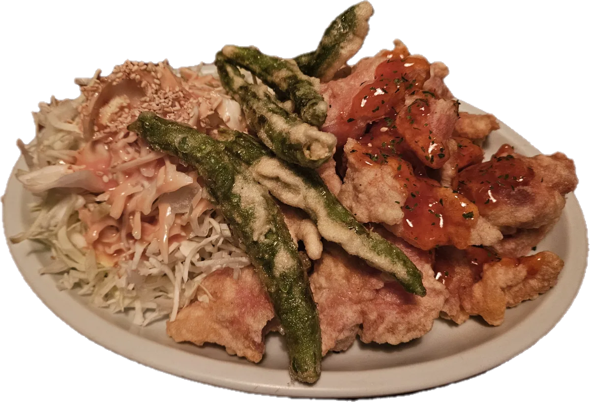 JAYA — シシトウとキャベツを添えた鶏唐揚げ