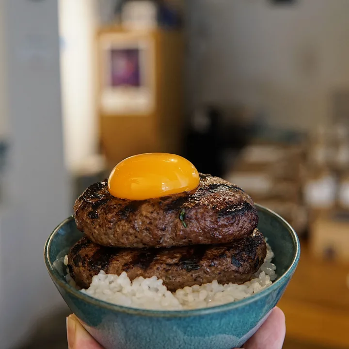 炭火ハンバーグ2個＋カレーまたはクリーム