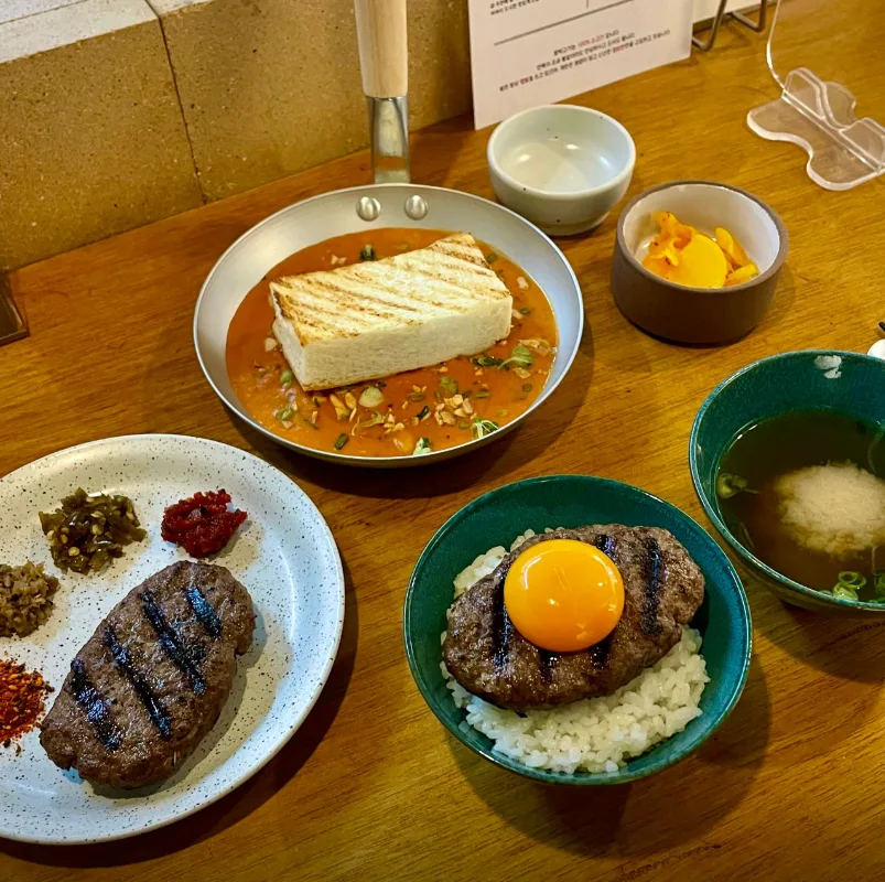 至福点 — ハンバーグとソースの食卓