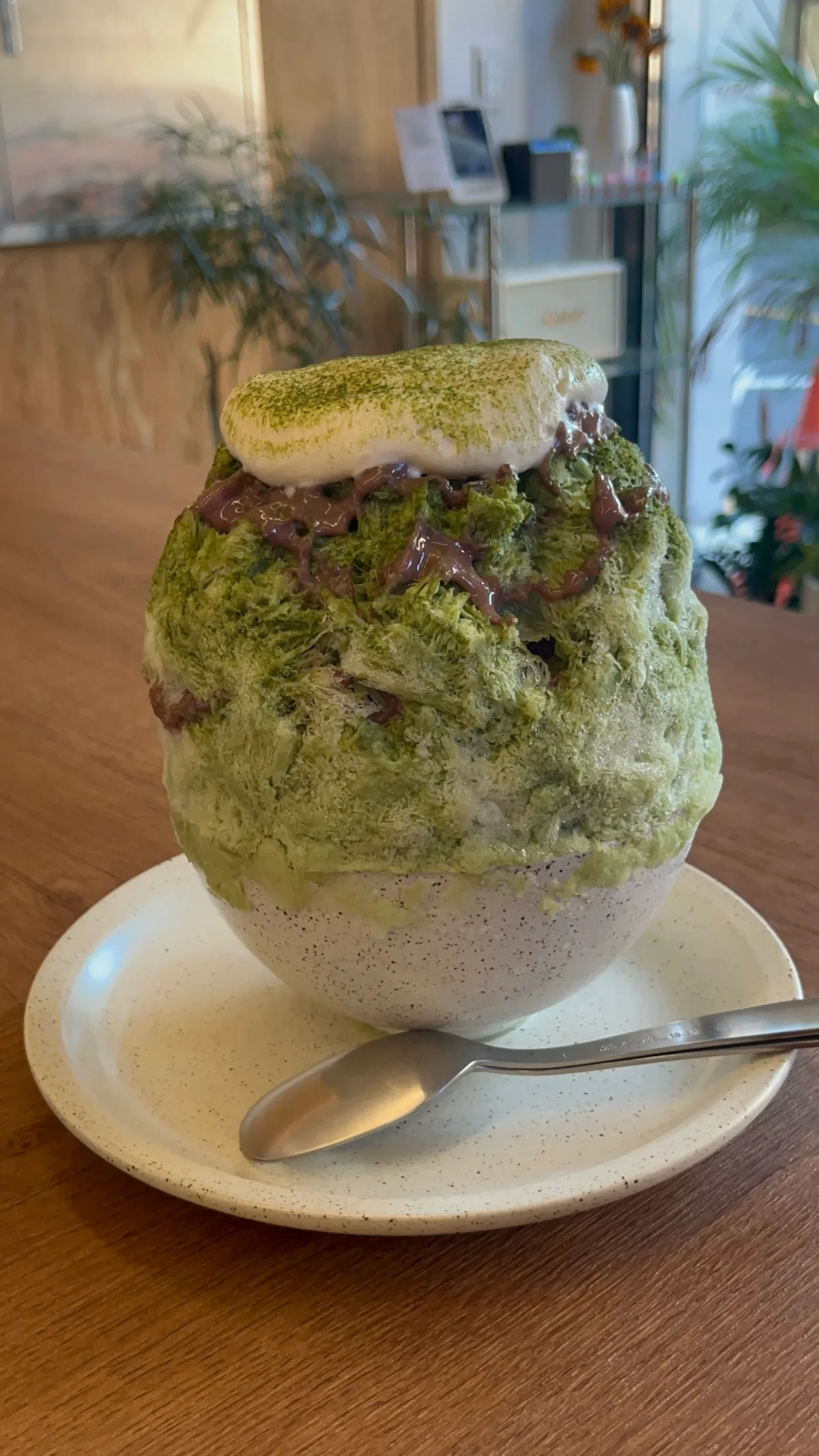抹茶とあずきを重ねたかき氷