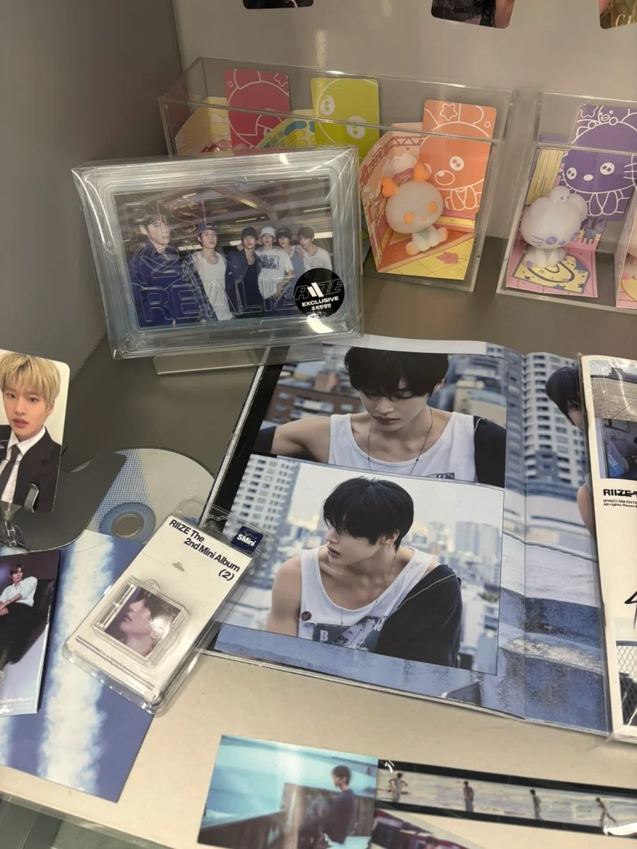 RIIZEの写真とアルバム展示
