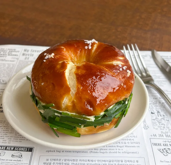 小ねぎのプレッツェルサンドイッチ