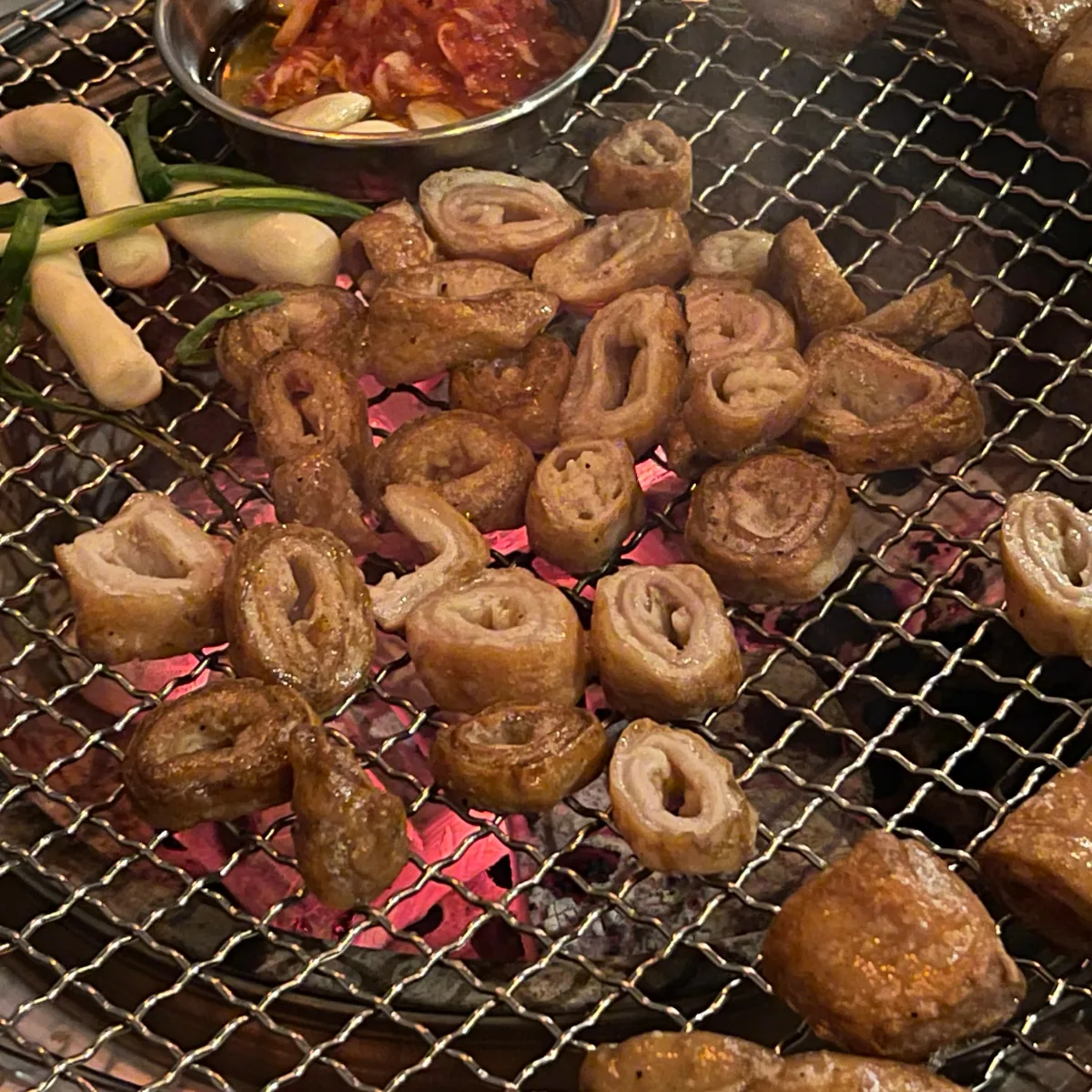 網の上で焼くマクチャン