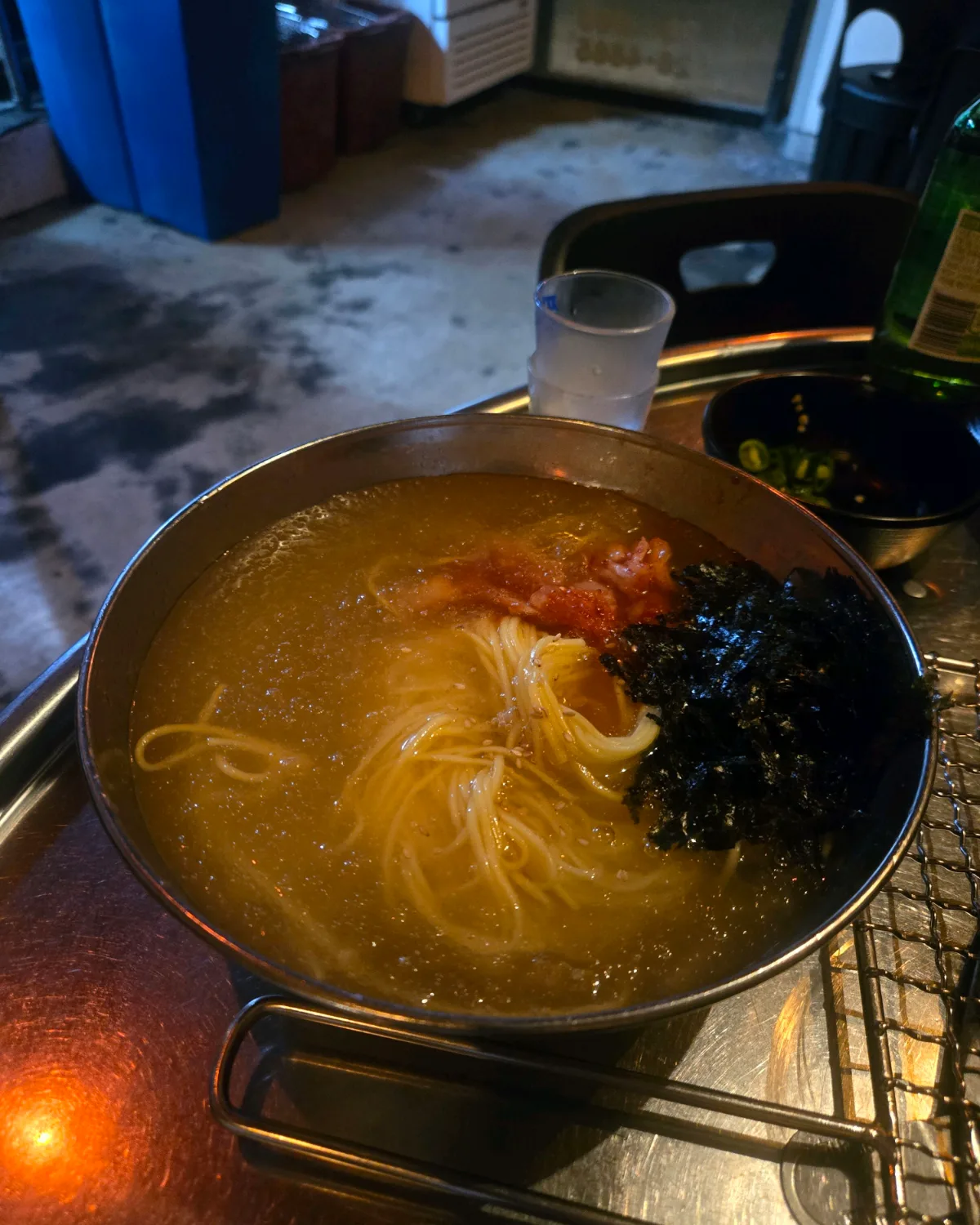 キムチと海苔をのせたキムチマリグクス